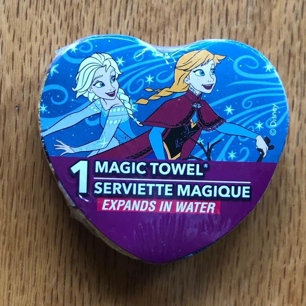 NEW Disney’s Frozen Magic Towel Wash Cloth